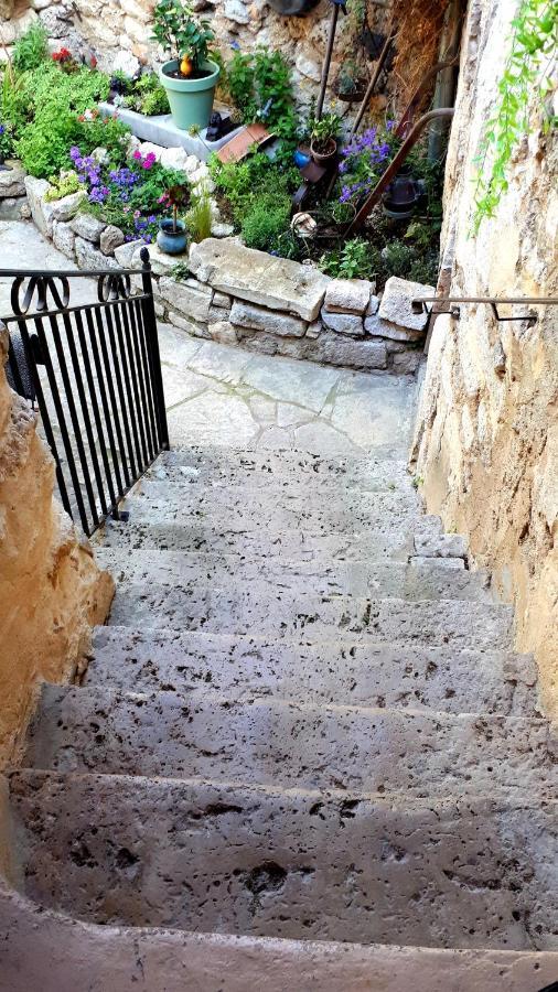 La Garde Adhemar, L'Escalier Medieval Buitenkant foto
