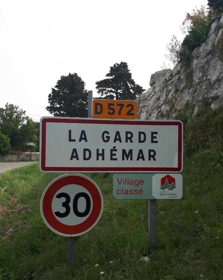La Garde Adhemar, L'Escalier Medieval Buitenkant foto