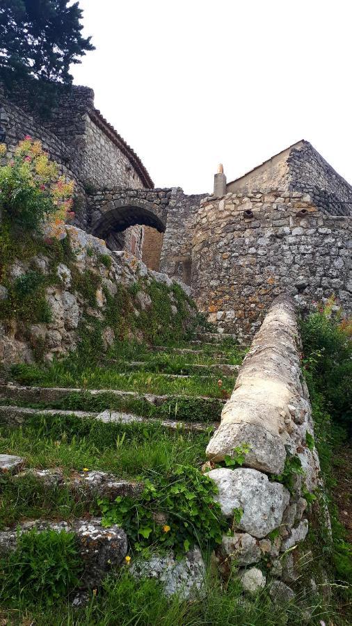 La Garde Adhemar, L'Escalier Medieval Buitenkant foto